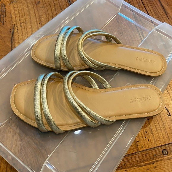 Old Navy Size 9 Gold Slip-on Sandals - Picture 1 of 4